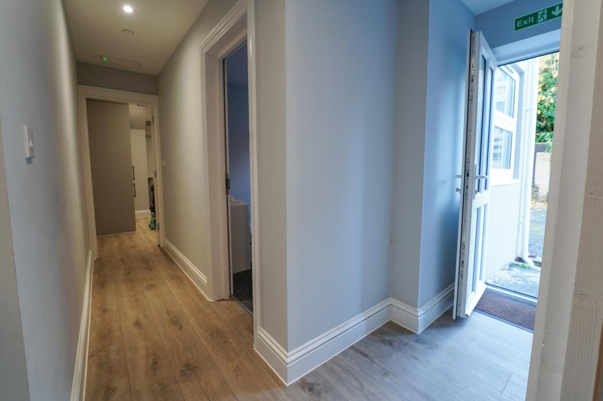 En-Suite Double Rooms, Smart Tv Comfy Style Llanelli Exterior foto