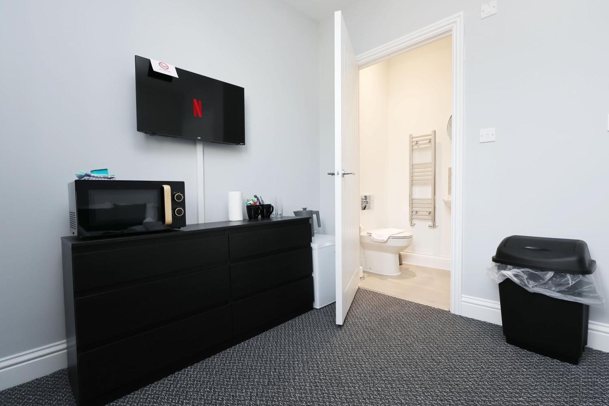 En-Suite Double Rooms, Smart Tv Comfy Style Llanelli Exterior foto