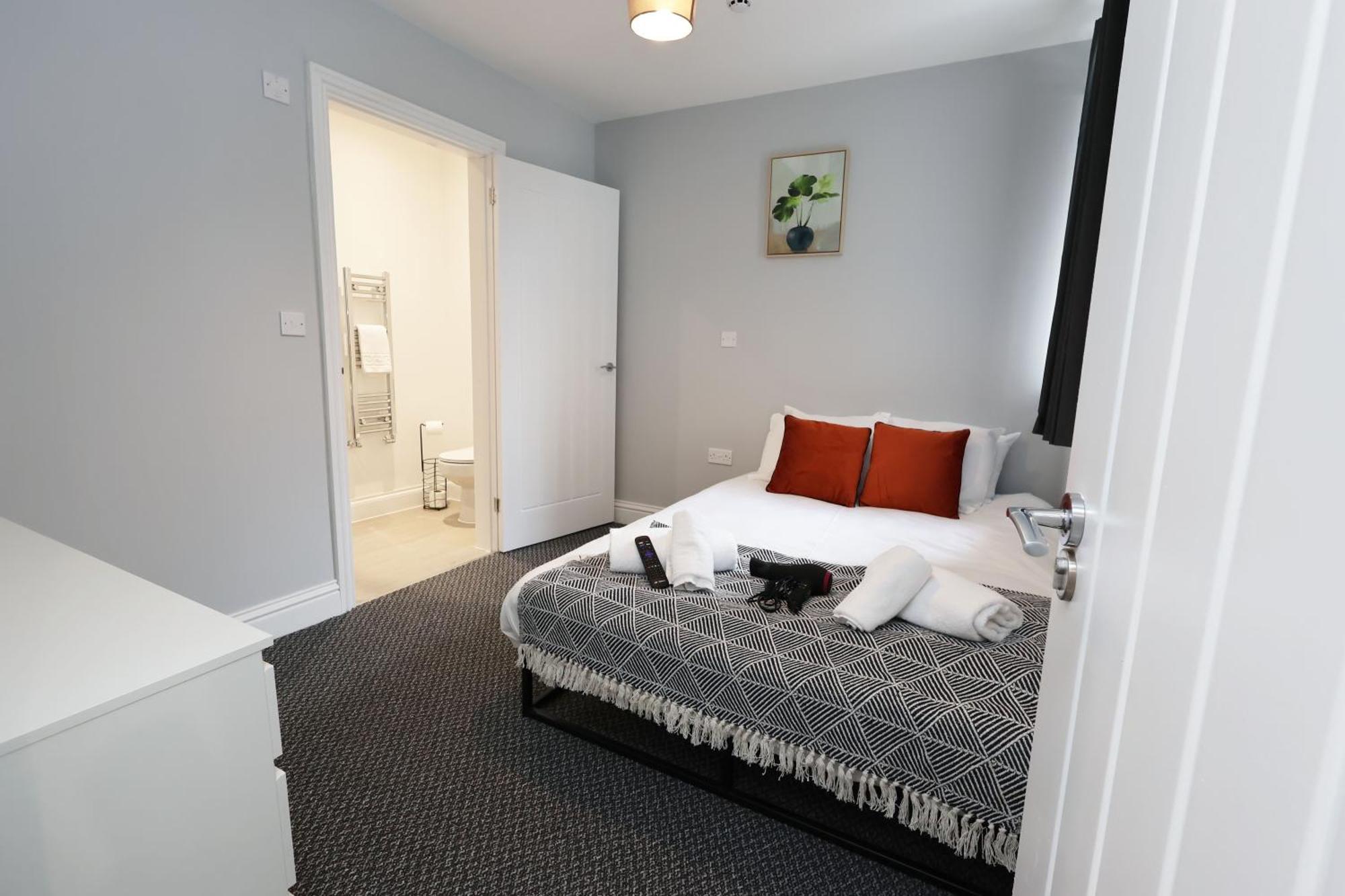 En-Suite Double Rooms, Smart Tv Comfy Style Llanelli Exterior foto