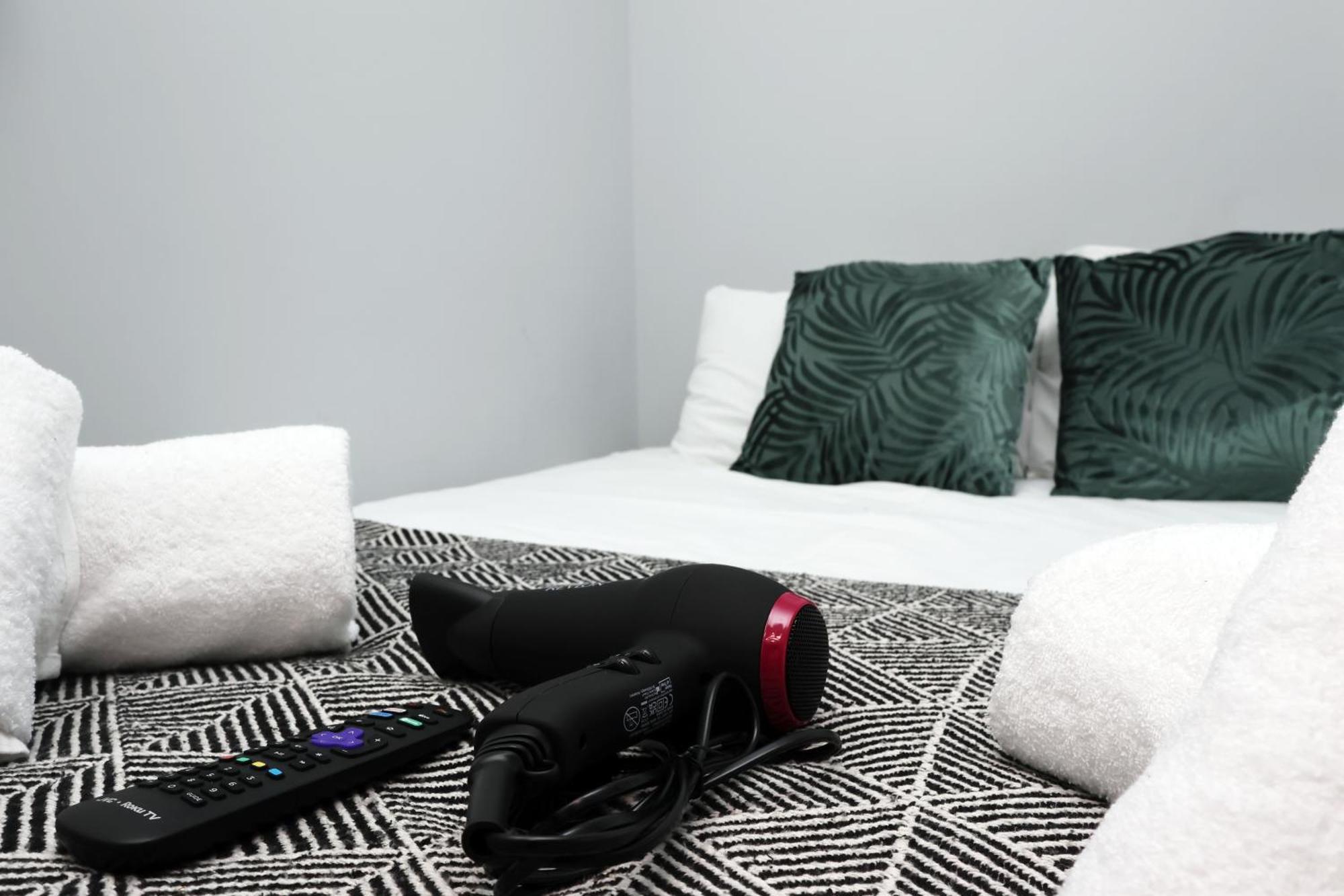 En-Suite Double Rooms, Smart Tv Comfy Style Llanelli Exterior foto